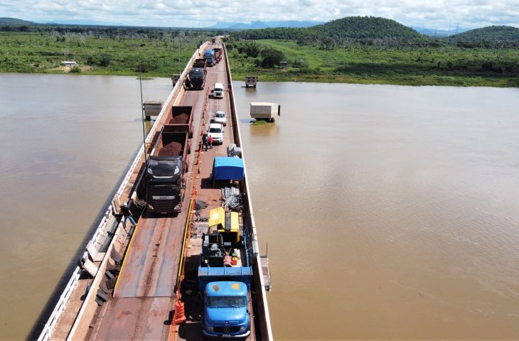 04429 reparos ponte sobre o rio paraguai foto saul 